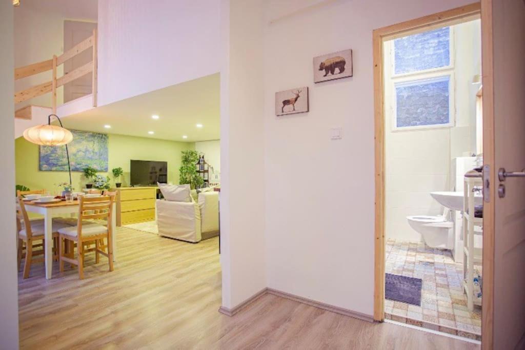 Cosy 2 Bedroom Flat In Akacfa St., Sol Budapest Exterior photo